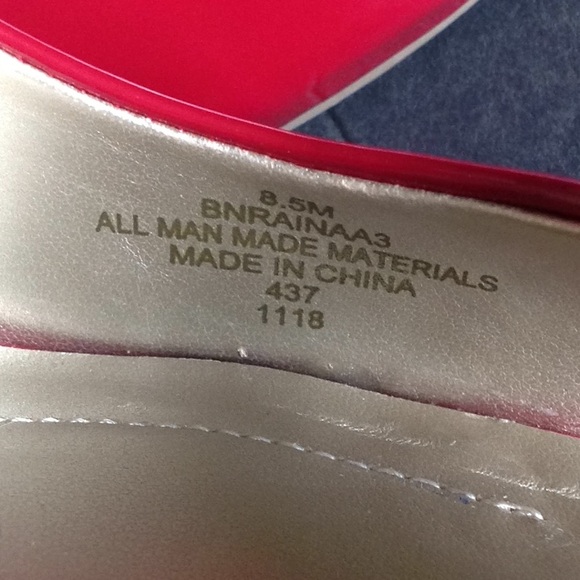 ⭕️ Bandolina - Glossy Red 'Rainaa' Open Toe Pumps - Picture 8 of 8